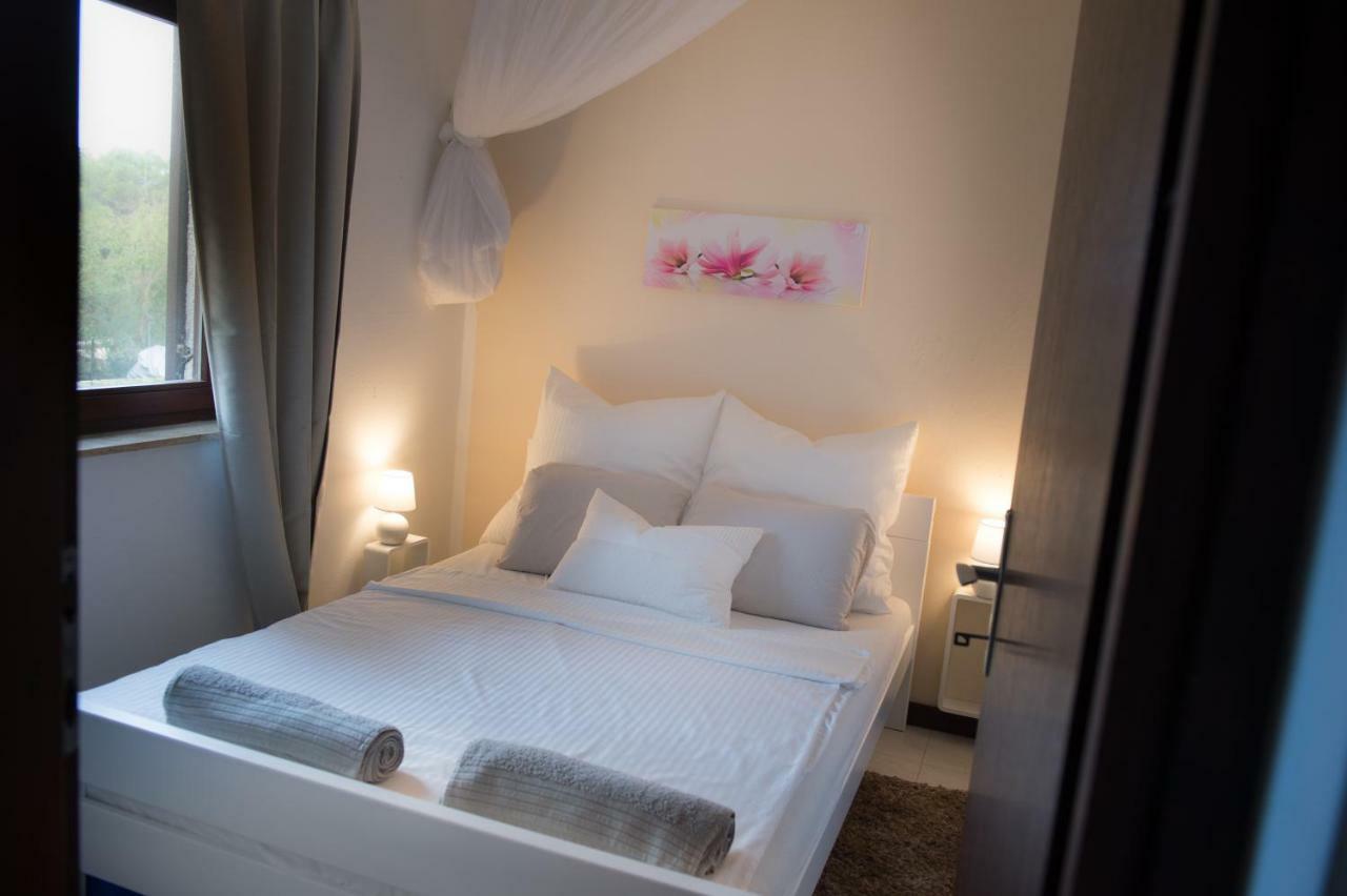 Apartmen Relax 200 M T Beach Rovinj Exterior photo