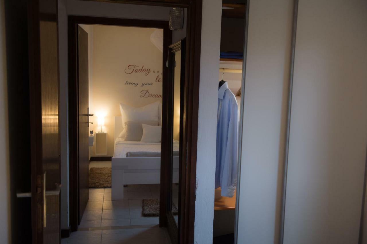 Apartmen Relax 200 M T Beach Rovinj Exterior photo