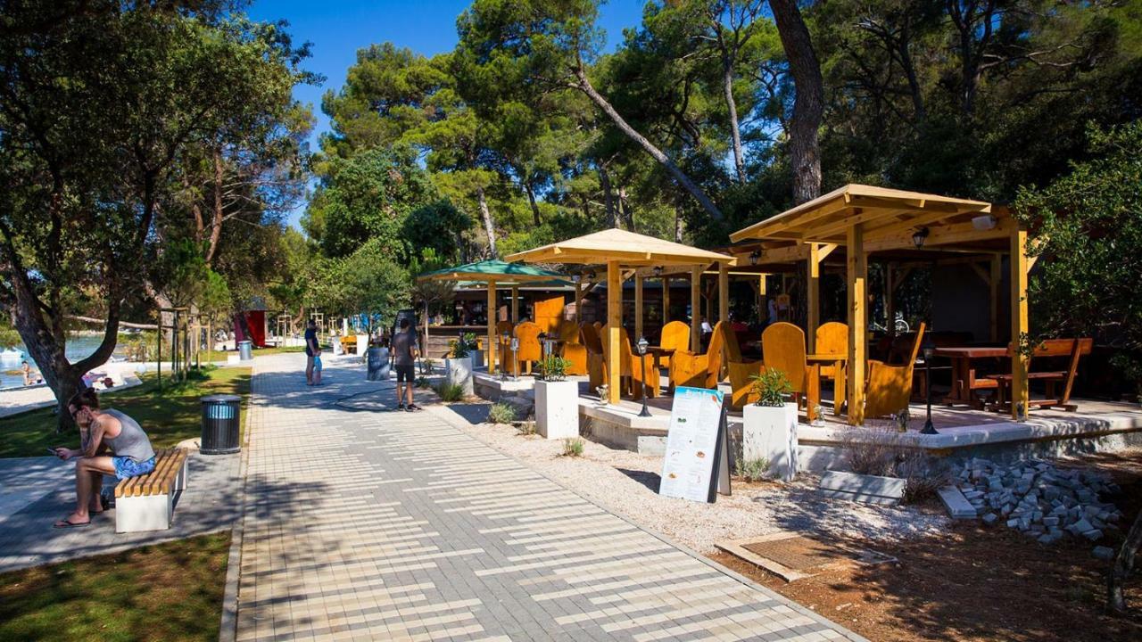 Apartmen Relax 200 M T Beach Rovinj Exterior photo