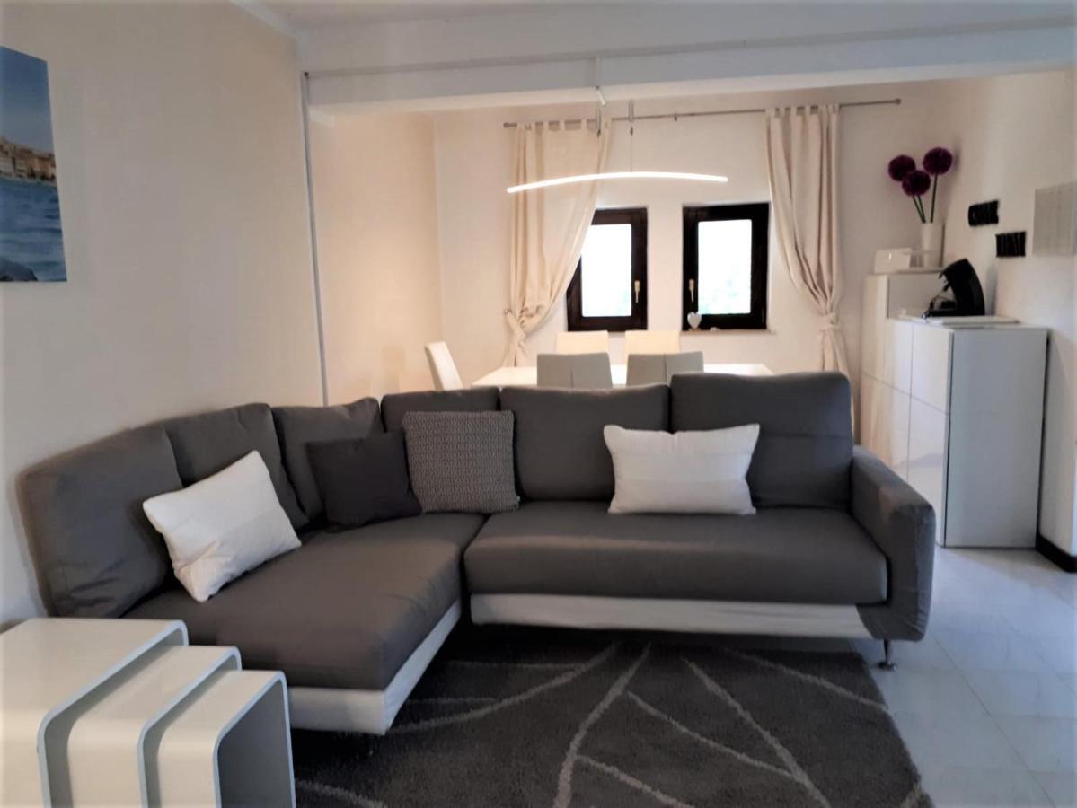 Apartmen Relax 200 M T Beach Rovinj Exterior photo